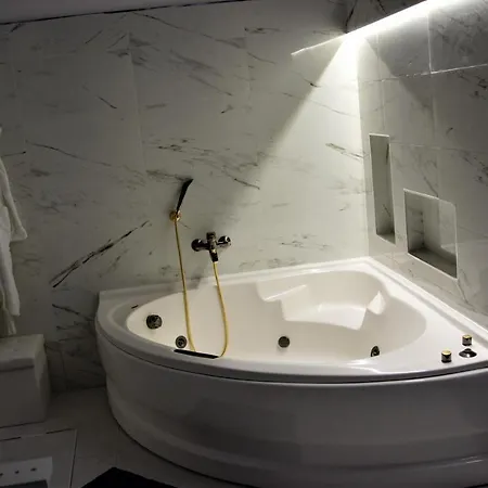 Palazzo Ducale Pironti Bed & Breakfast Campagna