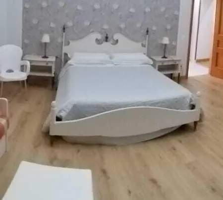 Palazzo Ducale Pironti B&B